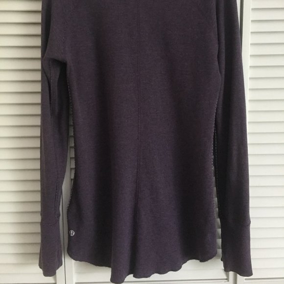 SOLD Lululemon purple sweatshirt fits size 8 or 10 - Picture 7 of 8